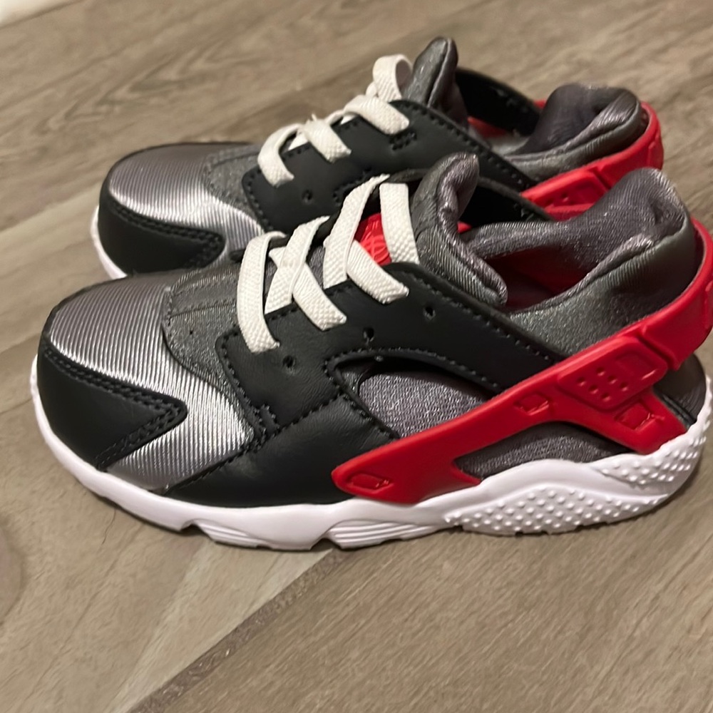 Gray and red huaraches toddler boys 9c